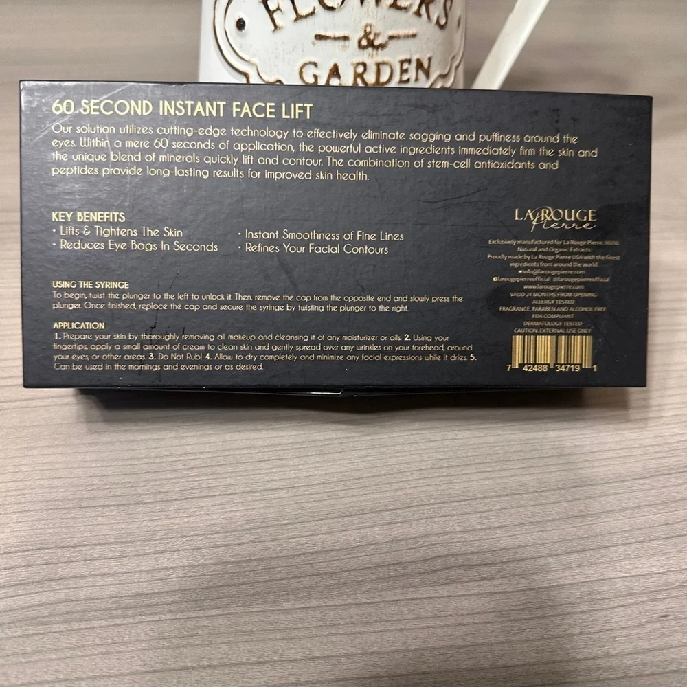 LaRouge Instant Face Lift Tool